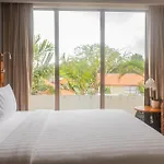 Kayumas Seminyak Resort